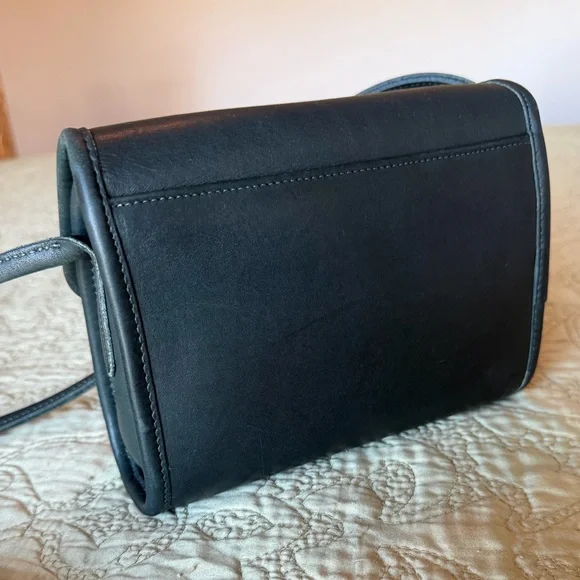 Vintage 90s Coach Chrystie Deepest Forest Green Leather Crossbody Bag Rare Color - Picture 7 of 16